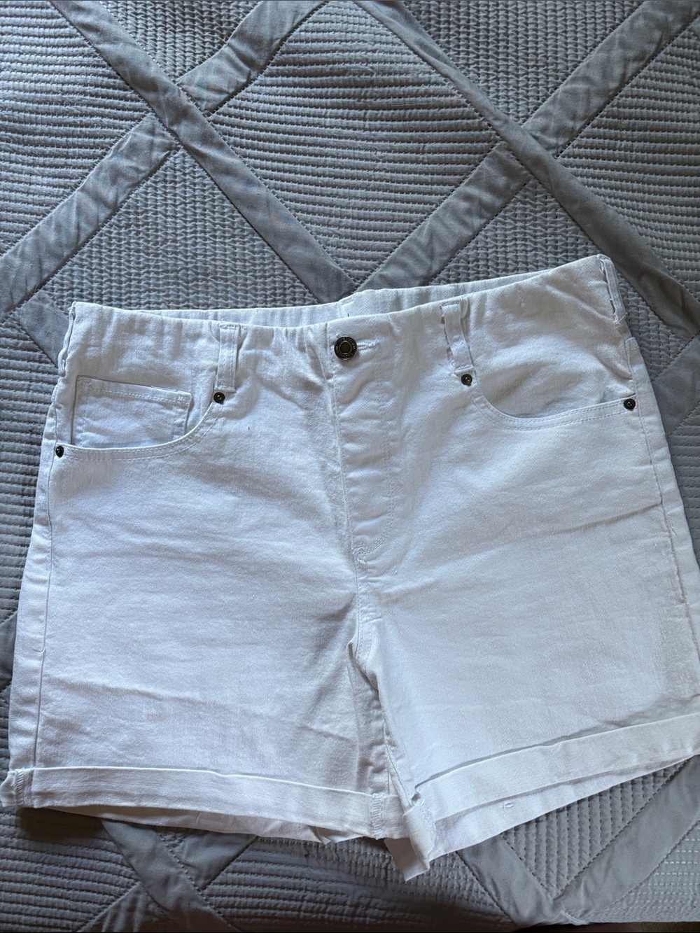 Time and Tru White Women's Jean Shorts